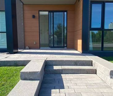 For Lease - 210 Sabina Drive Unit# 115, Oakville, Ontario - Photo 3