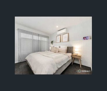 COSMOPOLITAN LIVING - Photo 3