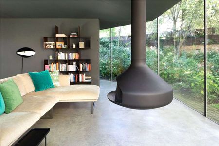 An unique opportunity to live in an architecturally designed house in Belsize Park. - Photo 3