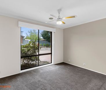 19 Alice Jackson Crescent, Gilmore ACT 2905 - House For Rent | Domain - Photo 5