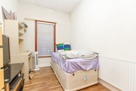 4 Bed Flat, Swan Lane, CV2 - Photo 3