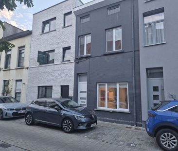 Huis te huur in Gentbrugge voor € 1.245 met 3 slaapkamers - Photo 3