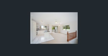 Comfortable Coastal Home with Utilities Included - Photo 4