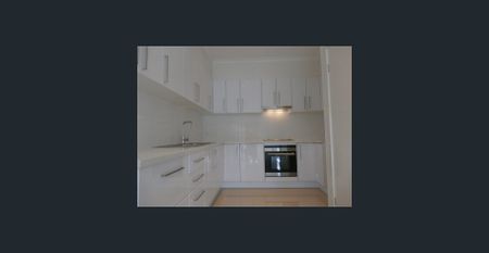 Modern, Stylish And Luxurious Residence - Photo 5