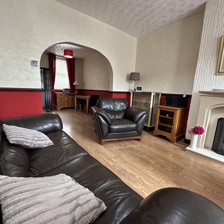 2 bedroom terraced house to rent - Photo 1