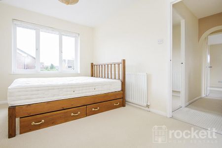 4 bedroom detached house to rent - Photo 2