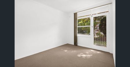 Low-maintenance one bedroom apartment - Photo 2