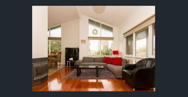 ** Alpine Lift in 3 Bdrm ~ 1 Bath Home - Walk to John Paul College - Photo 1