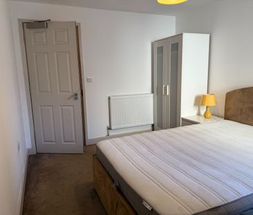 1 bedroom in a house share to rent - Photo 3