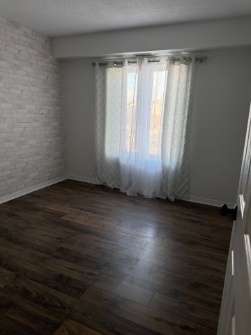 For Lease - 102 Aspen Springs Drive Unit# 312, Clarington, Ontario - Photo 2