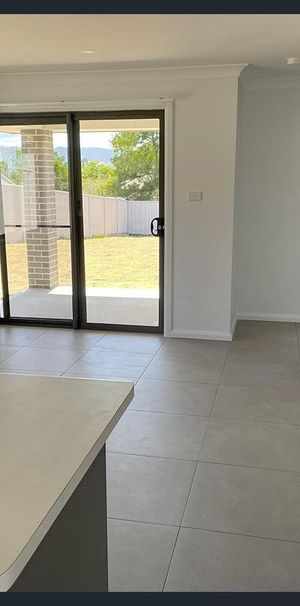 2 Bedroom modern duplex HILLVUE - Photo 1