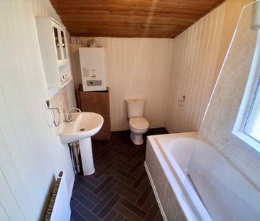 2 bedroom terraced house to rent - Photo 6