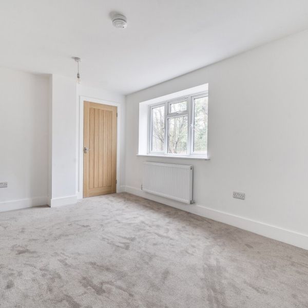 The Green, Ripley, Surrey, GU23 - Photo 1