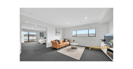 Luxurious 5-Bedroom Sherridon Home | Two Master Suites | Multiple Living Zones - Photo 3