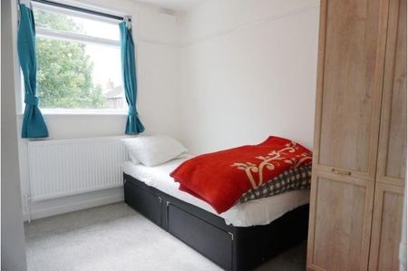3 Bed Semi-Detached House, Saltney Avenue, M20 - Photo 2