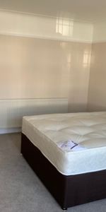 Oxford Court - Photo 4