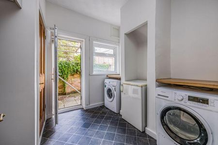 3 bedroom terraced house to rent - Photo 5