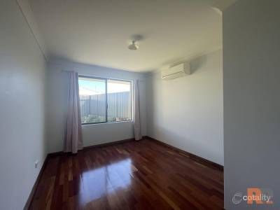 Modern Family Home with Theatre Room, Side Access & Spacious Alfresco - Photo 5