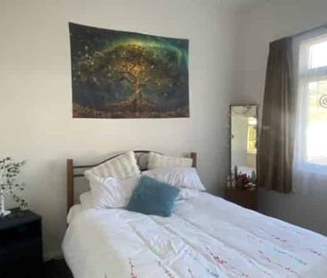 Peaceful 2-Bedroom Flat - Photo 2