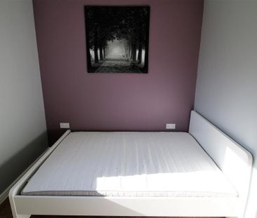 2 bedroom private hall to rent - Photo 3