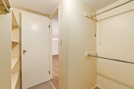 Renovated Suite - 1 Bedroom - Photo 5
