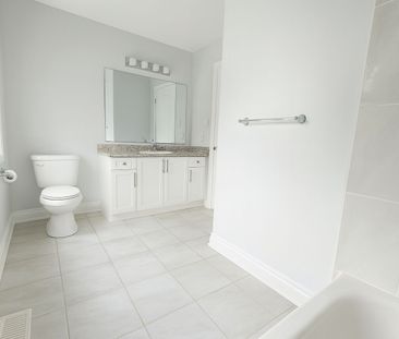 For Lease - 3091 Monarch Drive, Orillia, Ontario - Photo 6