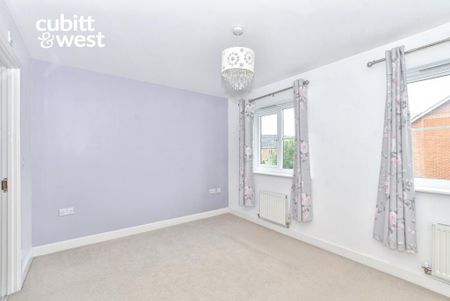 4 bedroom semi-detached house to rent - Photo 3