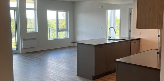 2 CH - 1 SDB - Terrebonne - $2,050 /mo - Photo 2