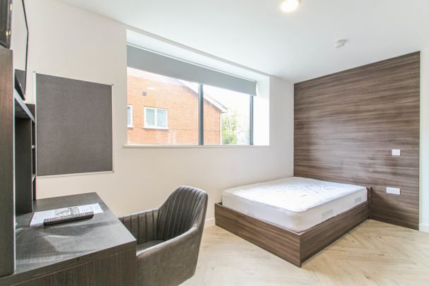 3 bed Apartment for Rent - Photo 1