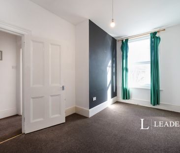 2 bedroom flat to rent Elphinstone Road, Southsea - Photo 6