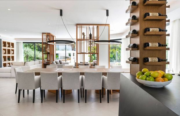 6 bedroom luxury Villa for rent in Nueva Andalucia, Spain - Photo 1