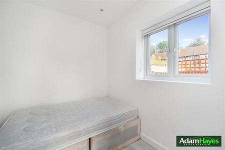 4 bedroom apartment to rent - Photo 4