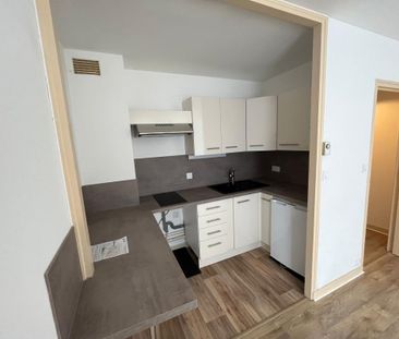 Location Appartement 1 pièce 31m² ANGERS 49100 - Photo 2