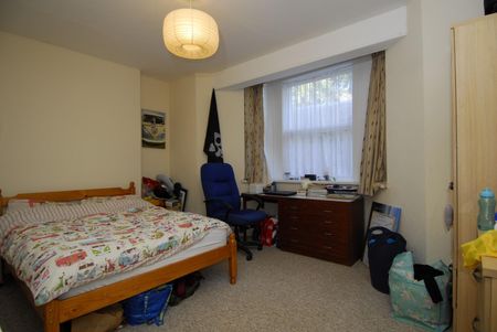 Napier Terrace, Flat 1, Plymouth - Photo 2