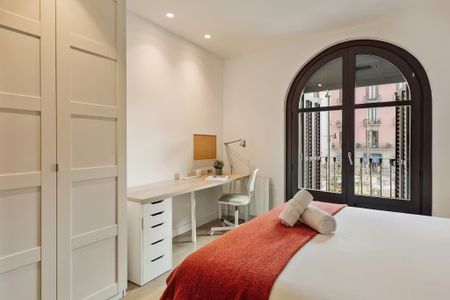 Carrer de Balmes, Barcelona, Catalonia 08007 - Photo 5