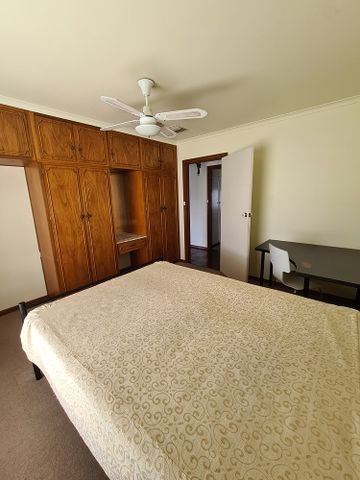 4-bedroom shared house / townhouse, Military Road - Photo 4