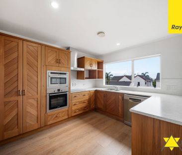 Stunning 3-Bedroom Home with Harbour Views in Prime Hobsonville Loc... - Photo 1