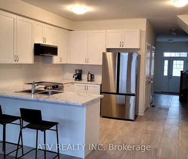 For Lease - 2135 Speare Court, Innisfil, Ontario - Photo 4