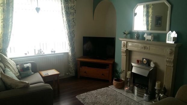 2 bedroom terraced house to rent - Photo 1