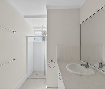 Modern Comfort & Easy-Care Living in a Prime Claremont Location - Photo 2