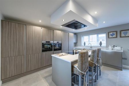 5 bedroom detached house to rent - Photo 3