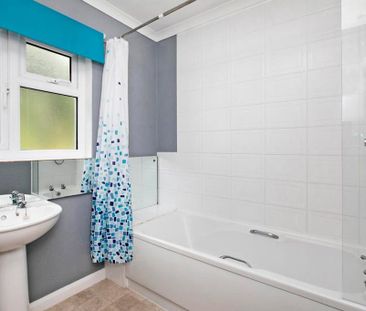 4 bedroom detached house to rent - Photo 5