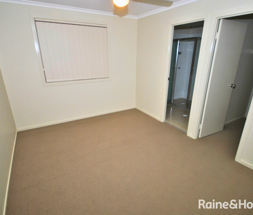 Spacious Family Duplex with Modern Comforts - Photo 2