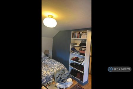1 bedroom semi-detached house to rent - Photo 2