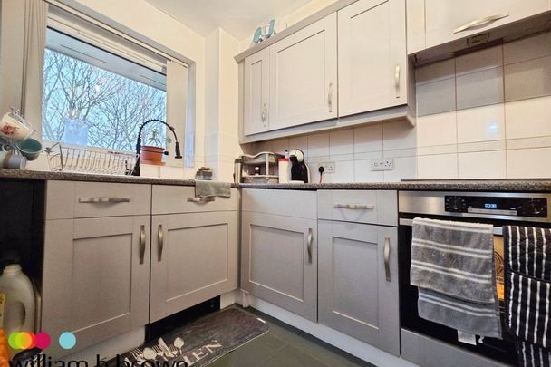 Hogg Lane, GRAYS - Photo 1