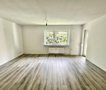 Frisch SANIERTE 3-Zimmer-Wohnung mit BALKON und Blick ins Grüne!! - Photo 2