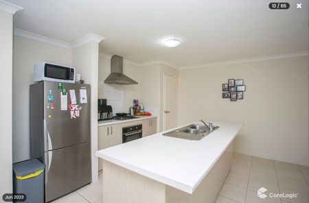 LOW MAINTENANCE FAMILY HOME - Photo 5