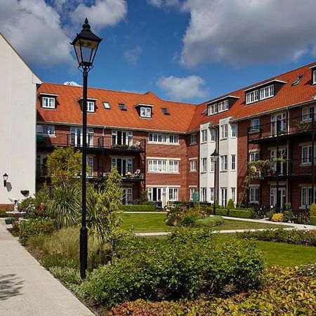 1 bedroom retirement property to rent - Photo 4