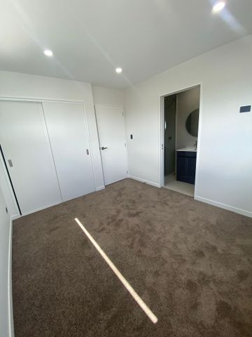 CLENDON – 2 BEDROOMS - Photo 4