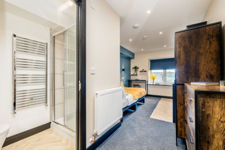 Crown House, Nuneaton, CV11 4BX - Photo 3